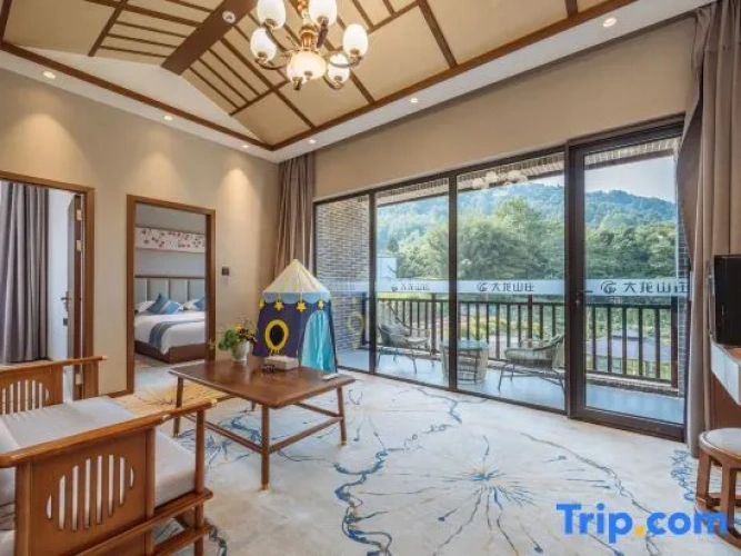 Deluxe Family Suite with balcony