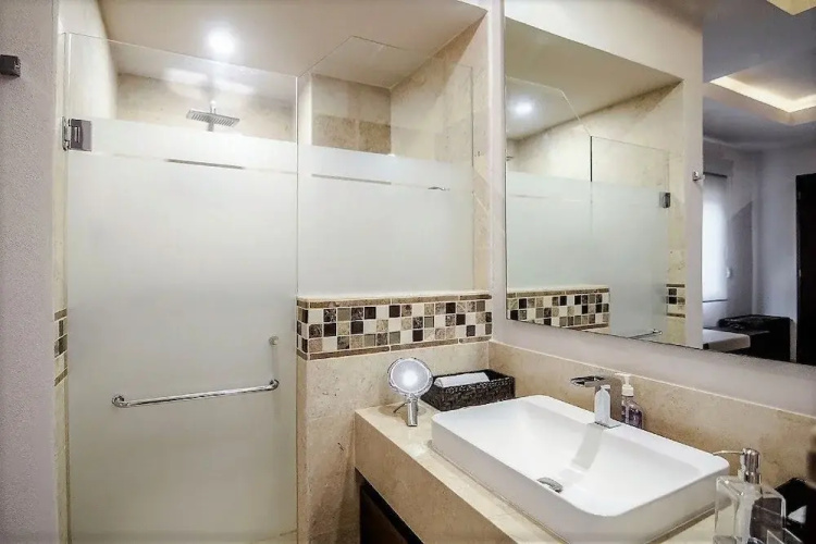 Condo V399-106 by MDR