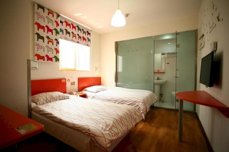 Home Inn Chongqing Jiefangbei Pedestrian Street