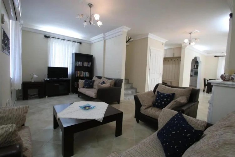 3 Bedrooms Villa