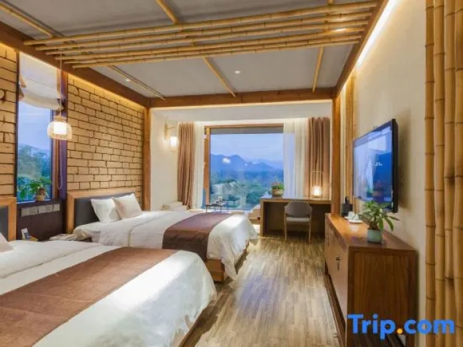 Standard Twin room with mountain view