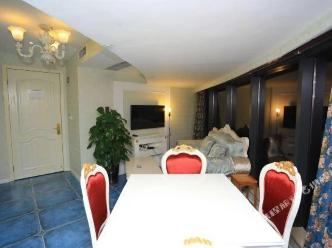 Shiji Boutique Hotel