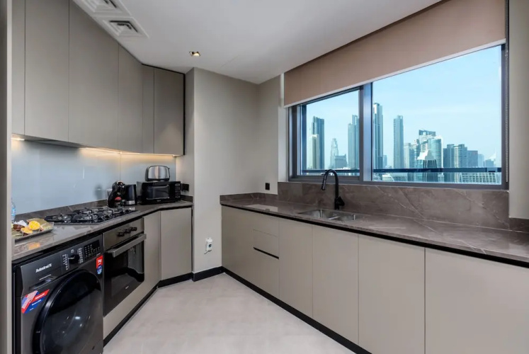 Waves - Top Waterfront 2BR Apartment in Business Bay