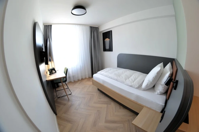 Comfort Single room with courtyard view