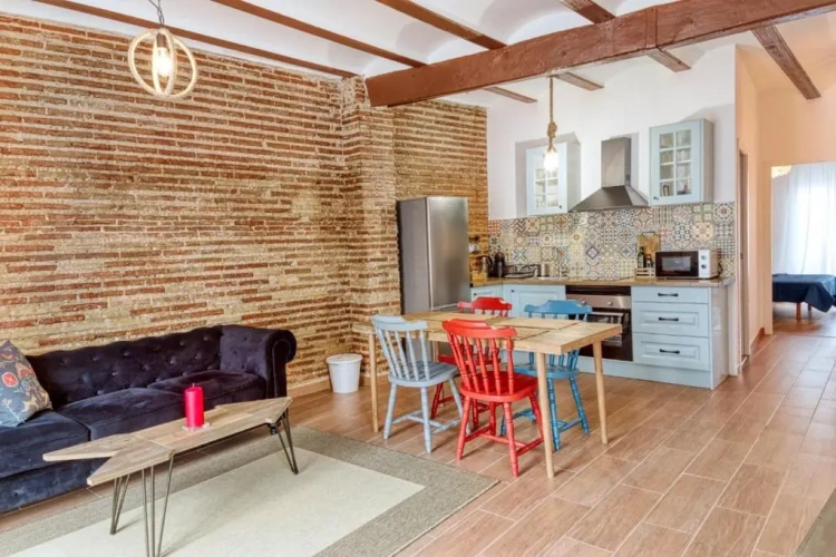 3 Bedrooms Apartment