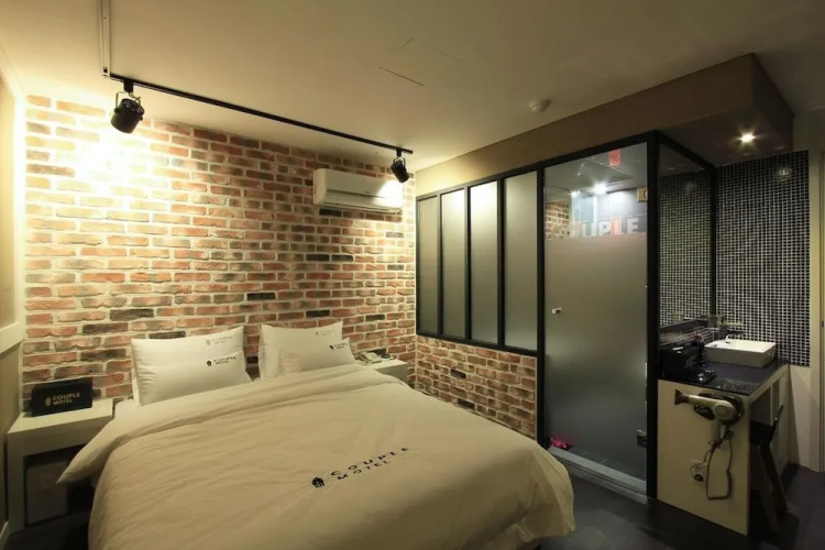 Ulsan Mugeo-dong Couple