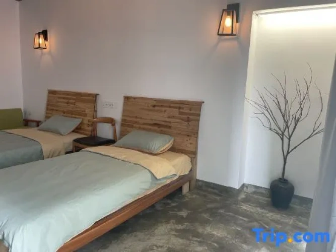 Standard Twin room with courtyard view