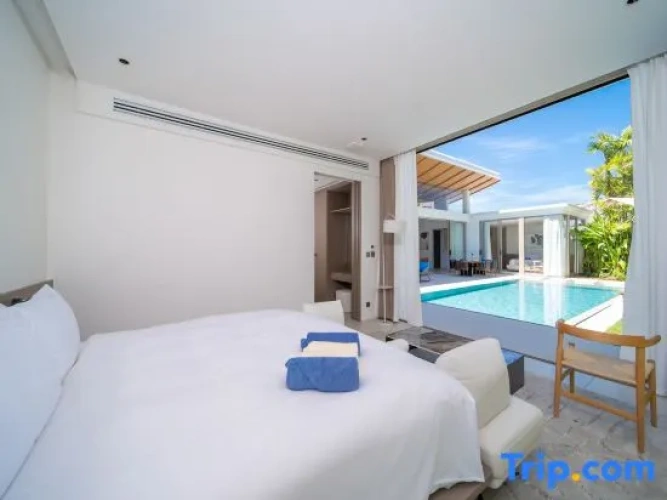 Grand room