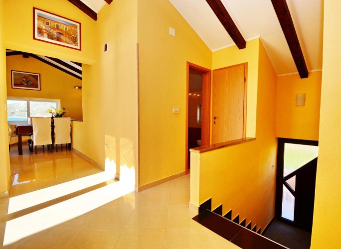 Apartment with sea view