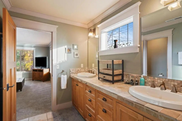 Awbrey-AC-By DT-4BR/2.5BA