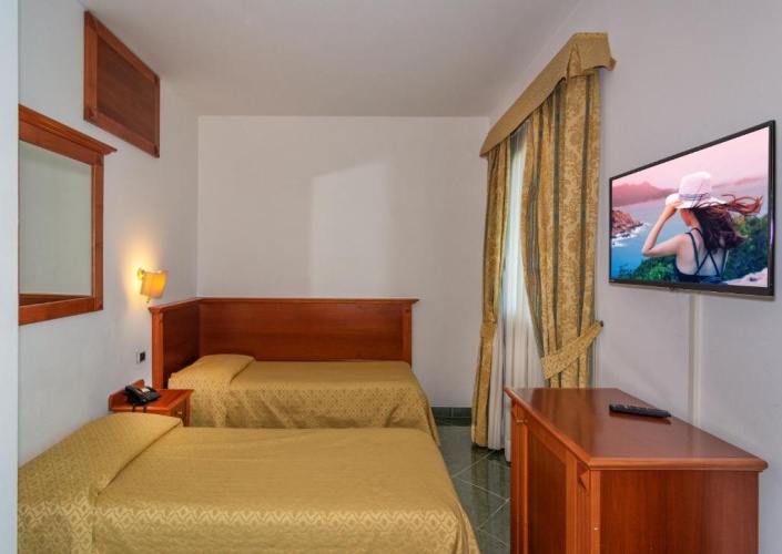 Superior Quadruple room