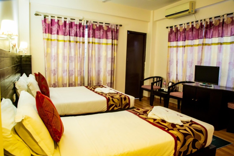 1 Bedroom Deluxe room with balcony and with mountain view