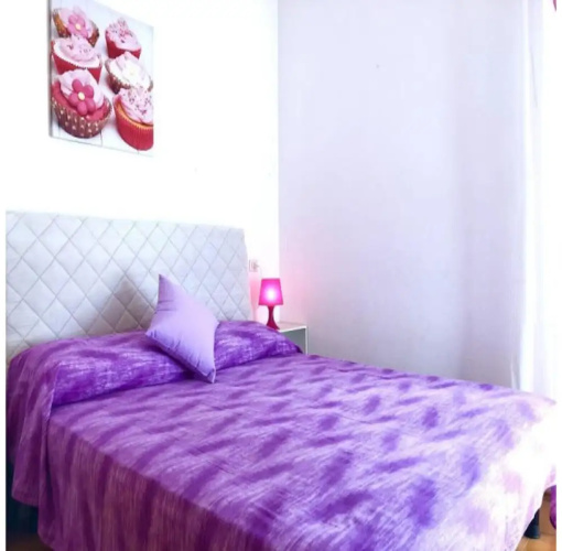 Colorful Apartment With Balcony-beahost