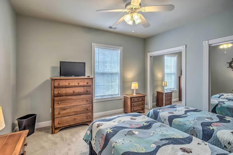 Chic Myrtle Beach Condo w/ Community Pool!