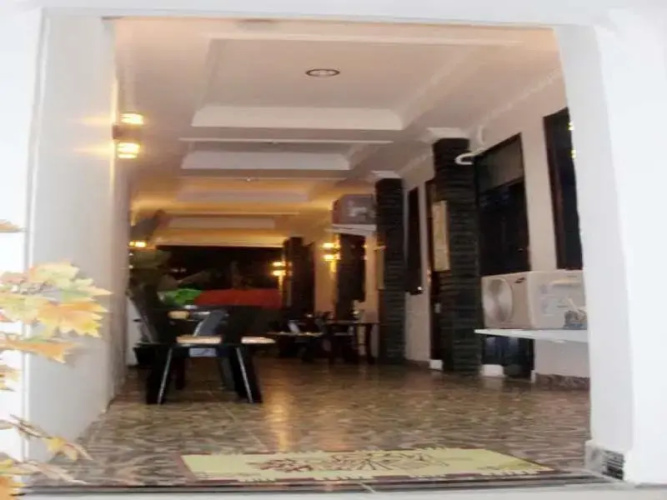 Hotel Salon Fora & Cafe