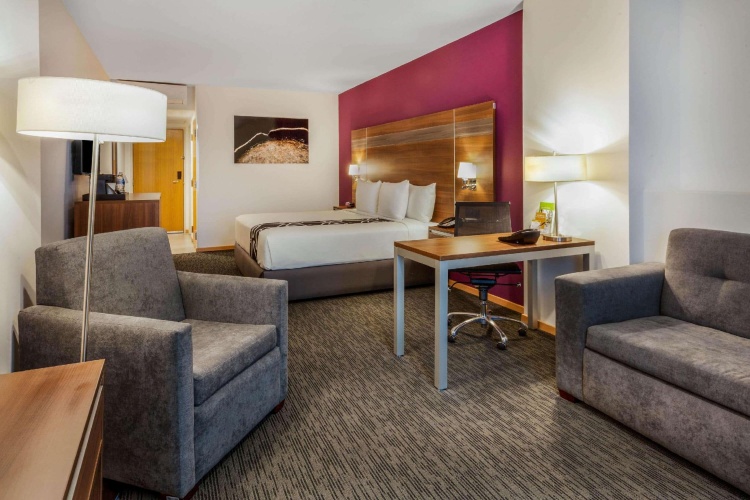 Deluxe Double Suite