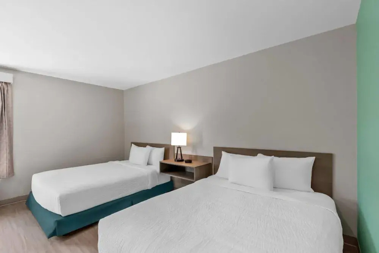Echo Suites Sterling