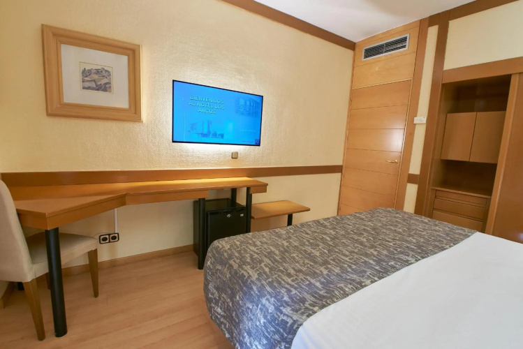 Hotel AR Los Arcos