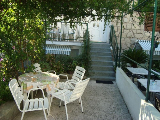 3 Bedrooms Apartment