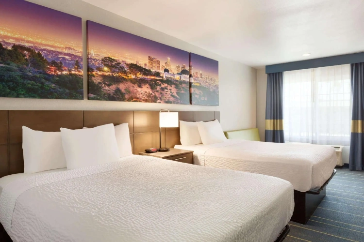Deluxe Quadruple room