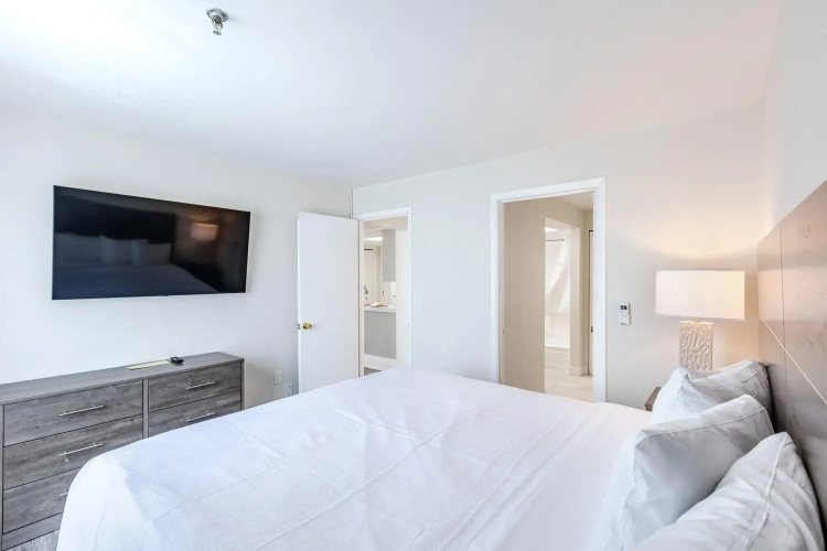 Grand Shores West