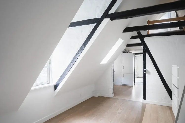Charming 2-bed Duplex in Great Location