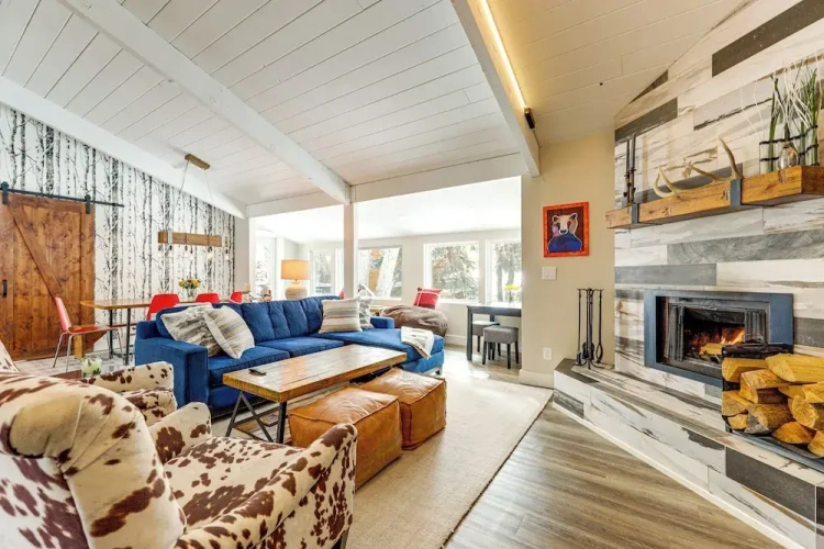4 Bedrooms Apartment