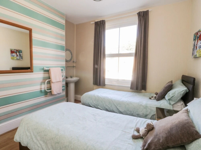25 Springvale