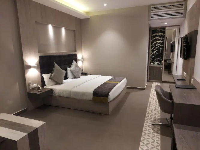 Grand room
