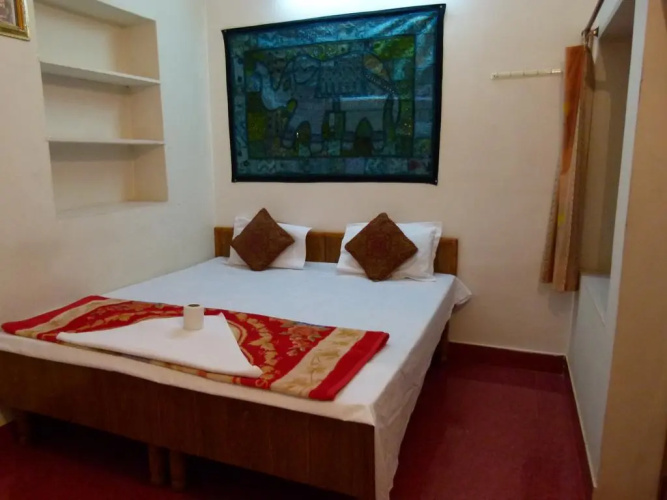 Gajanand Guesthouse