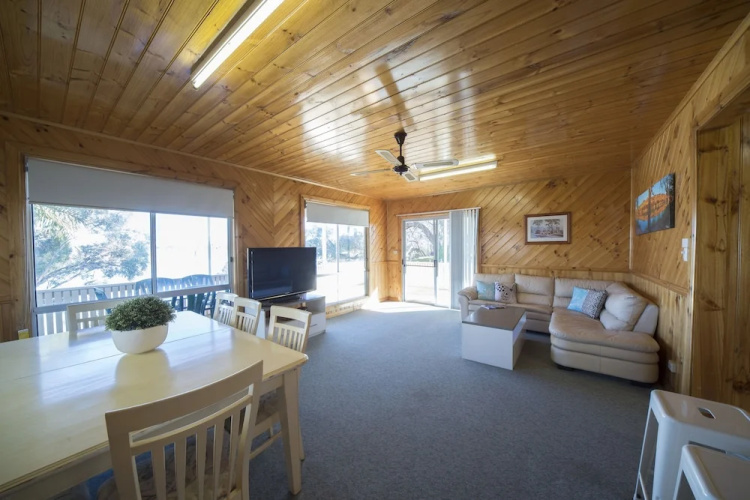 Mundic Waterfront Cottages