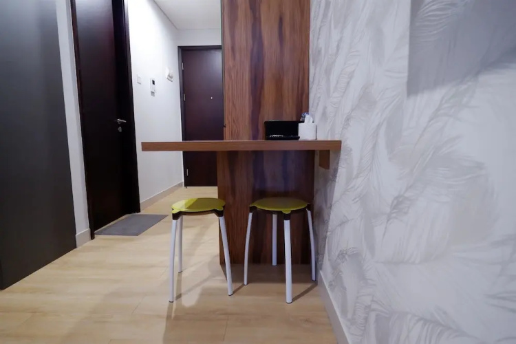 Comfortable Studio Puri Mansion Apartment