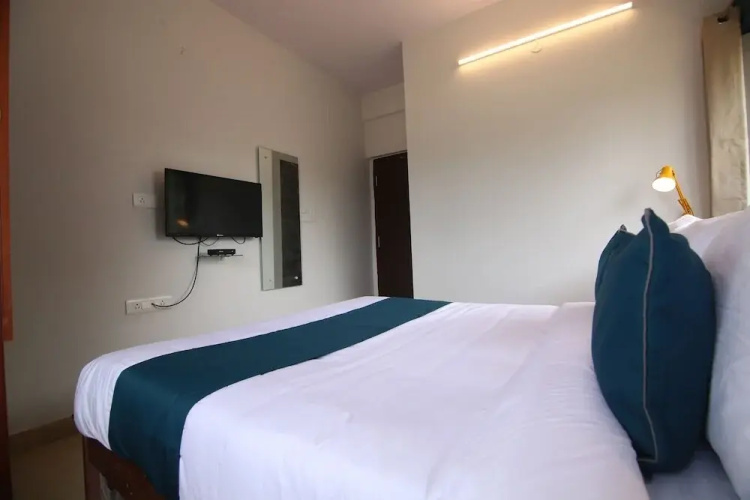 P&P Comforts By OYO Rooms