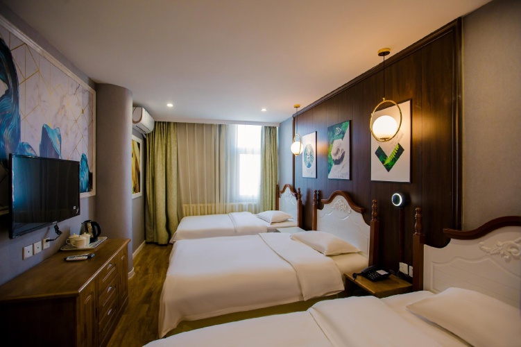 Standard Triple room
