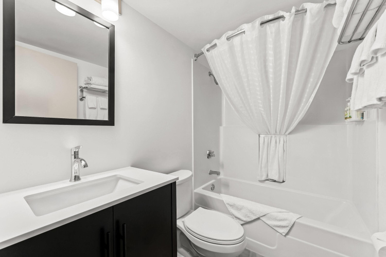 Travelodge Suites By Wyndham Regina / Eastgate Bay photo 10