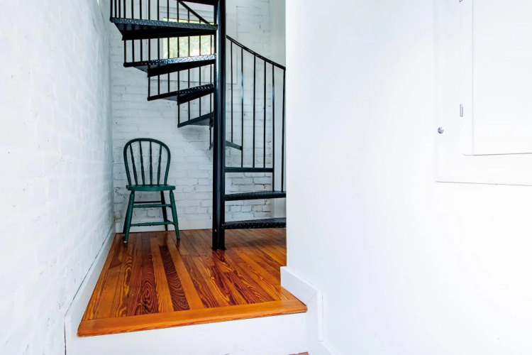 Adorable Studio Space in Private Carriage House