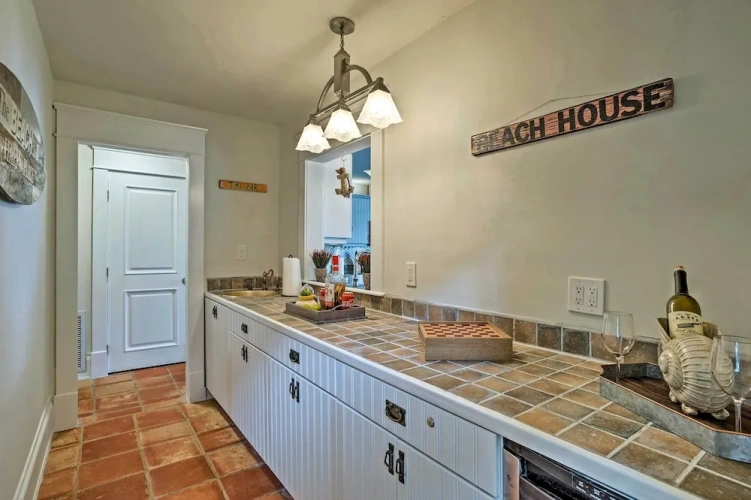 4 Bedrooms Cottage