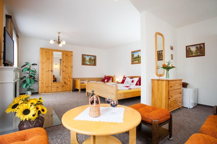 Standard Triple room
