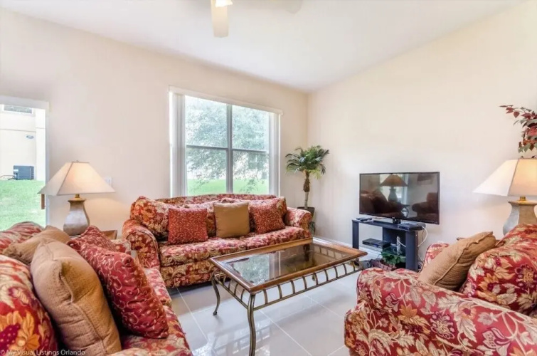734lam 3 Bedroom Townhouse