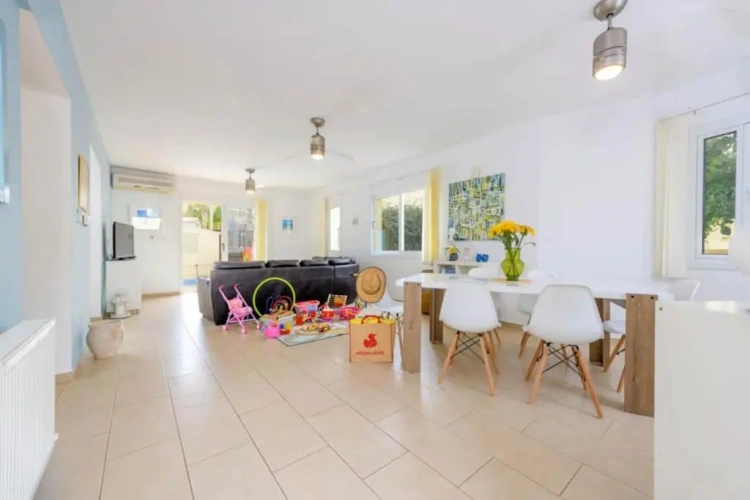 3 Bedrooms Villa