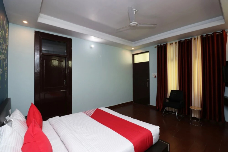 OYO 28356 Krishna Inn