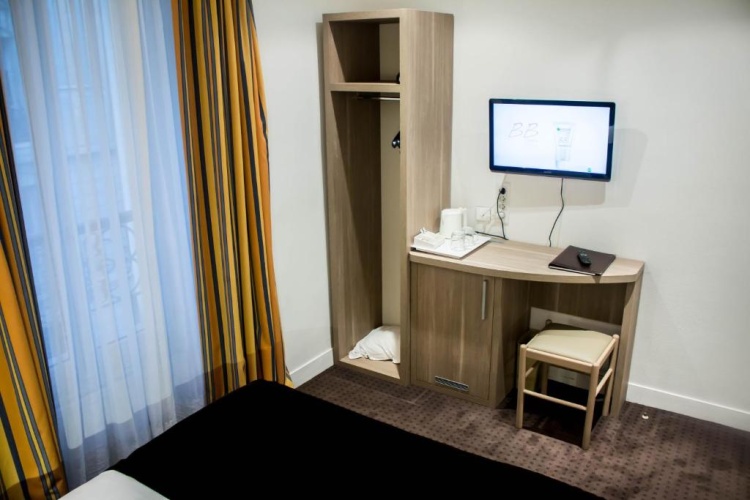Standard Triple room