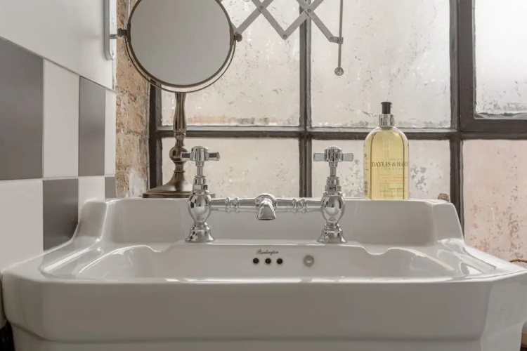 Stylish 2 Bedroom Flat in Southwark