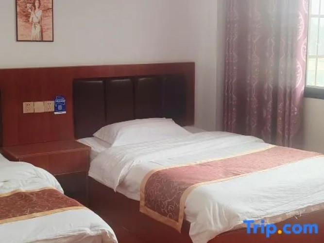 Deluxe Quadruple Suite