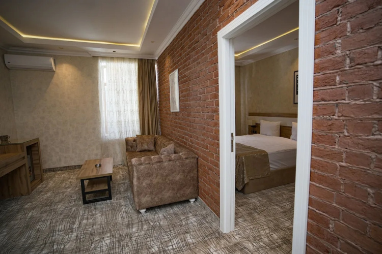 Lakeside Hotel & Spa