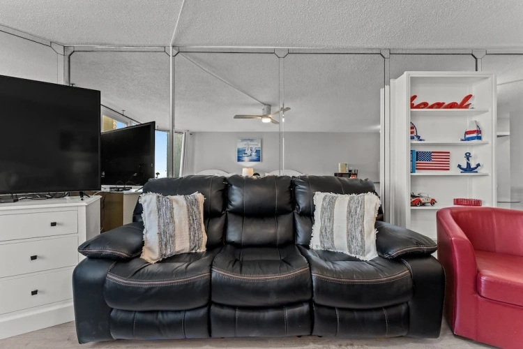 Deluxe Studio