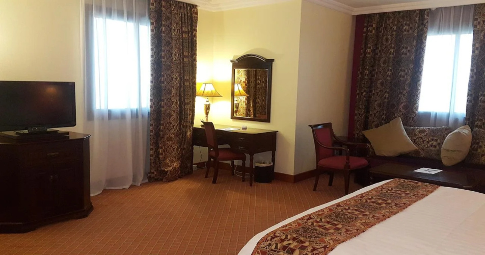 Golden Hotel
