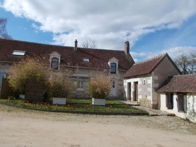 4 Bedrooms Cottage