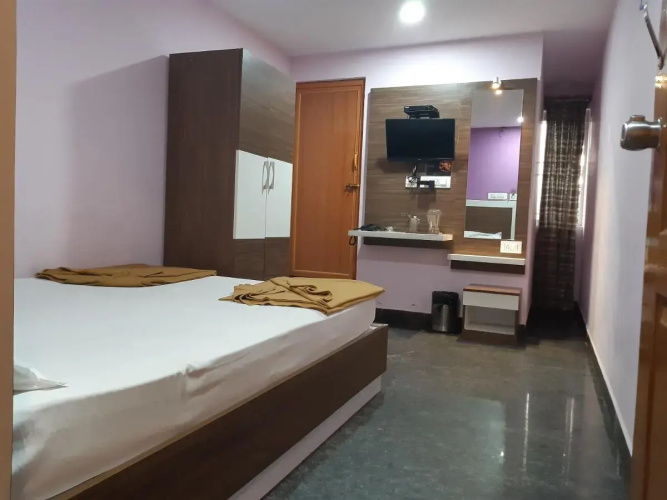 Sapphire inn