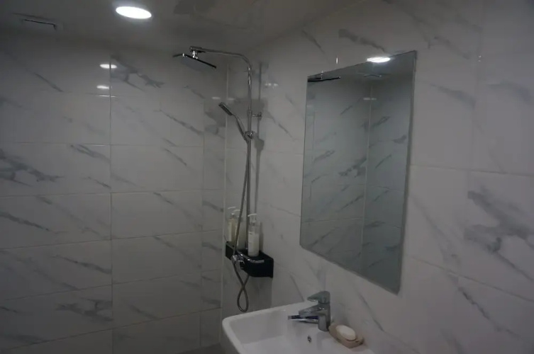 Lang Sam Hotel